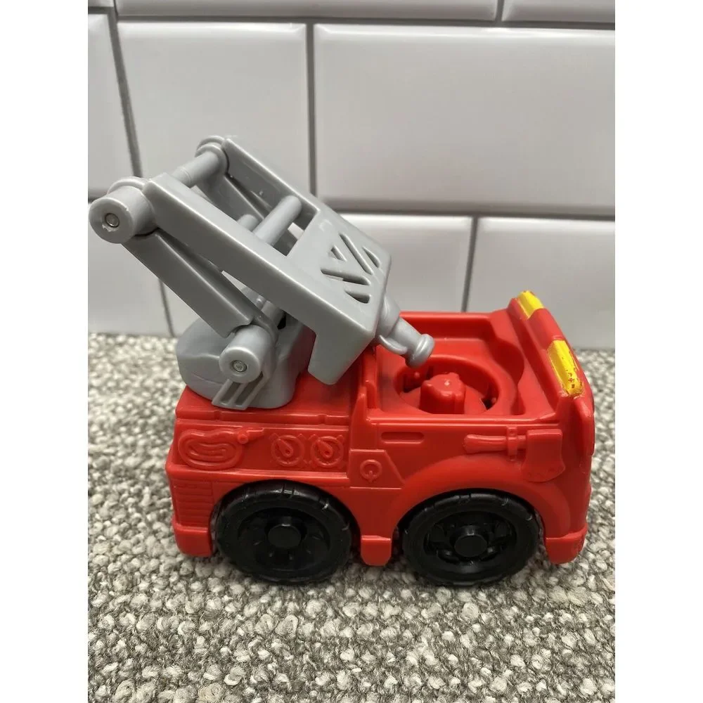 Fisher Price‎ Little People Fire Truck Plus Person Nice Set Preschool Early Fun